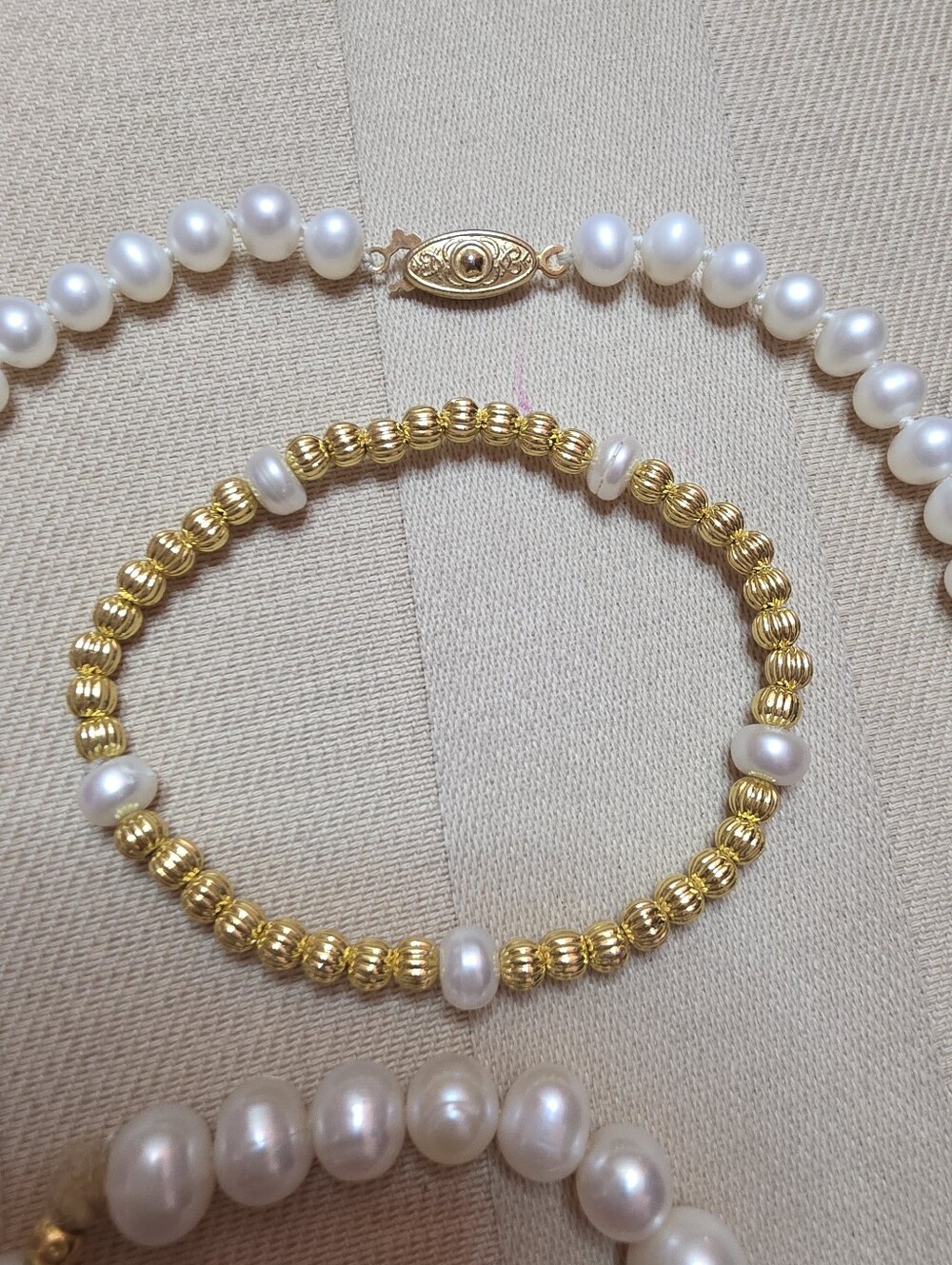 SET OF GENUINE, PEARL BRACELETS AND GENUINE PEARL NECKLACE 17 IN - Picture 4 of 5